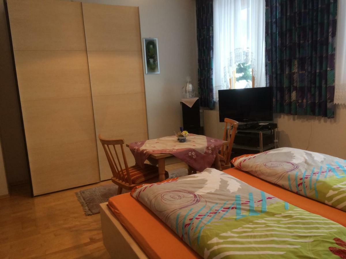 Gaestehaus Ferienwohnungen Lackner 렌베그 외부 사진